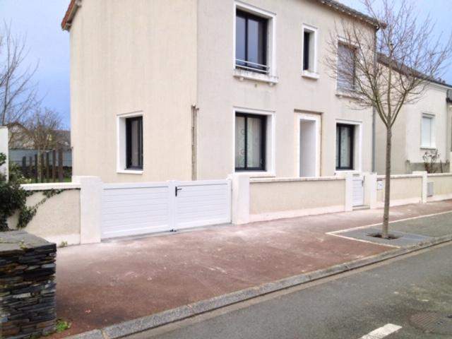Pose de portails, Gennes-Val-de-Loire